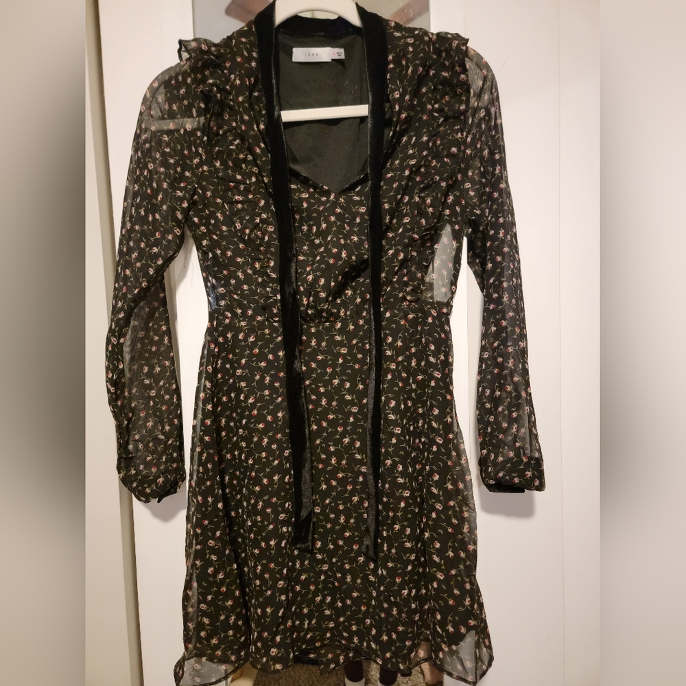 Lulu's Lush tie blouse dress flower print with velvet trim